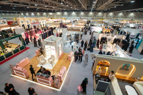 أكثرُ من 500 مشارك في معرض العطاء هذا العام