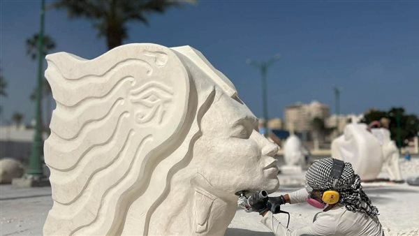 الإسكندرية تختتم فعاليات "سيمبوزيوم الملكة الدولي للنحت" بمشاركة فنانات من 7 دول