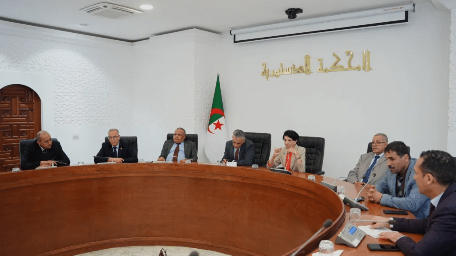 المحكمة الدستورية تحسم الجدل حول “التجوال السياسي”