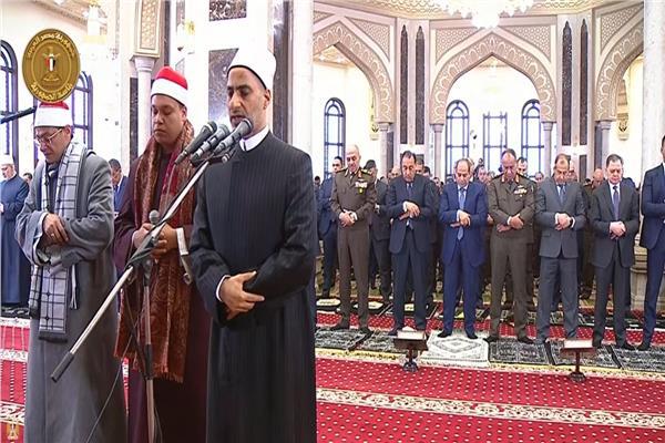 الرئيس السيسي يؤدي صلاة الجمعة بمسجد المشير طنطاوي