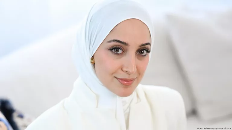 متسابقة محجبة تصل إلى نهائيات ملكة جمال ألمانيا