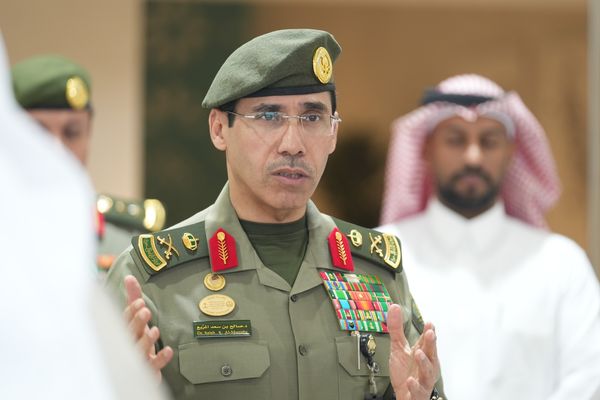 مدير عام الجوازات يتفقد سير العمل في جوازات ميناء جدة الإسلامي