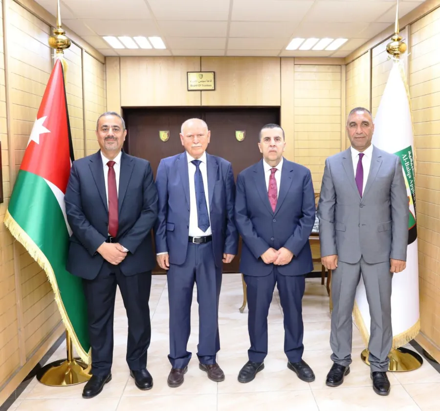 بحث التعاون الأكاديمي بين البلقاء التطبيقية وجامعة تيشك الدولية