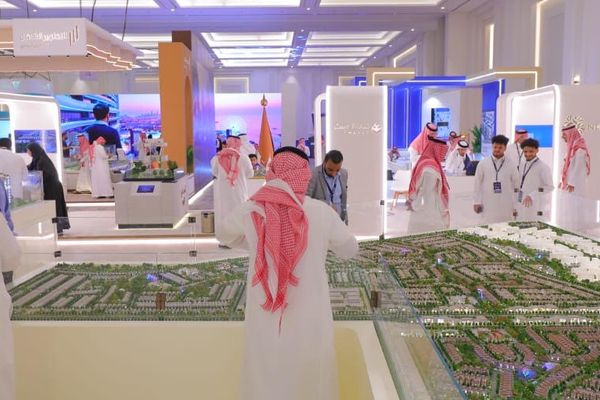 نمو حجم قطاع التطوير العقاري الى تريليون ريال بحلول 2030، وقيمة الصفقات العقارية عبر نظام الوساطة 1.2 تريليون ريال لسنتين