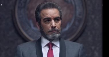 أشرف زكي: الفنان أحمد عبد العزيز بخير وبصحة جيدة