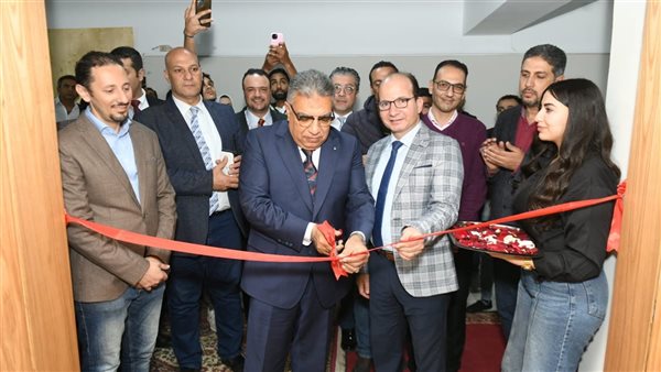 محافظ الدقهلية يفتتح غرفة الطوارئ المركزية بمديرية الصحة