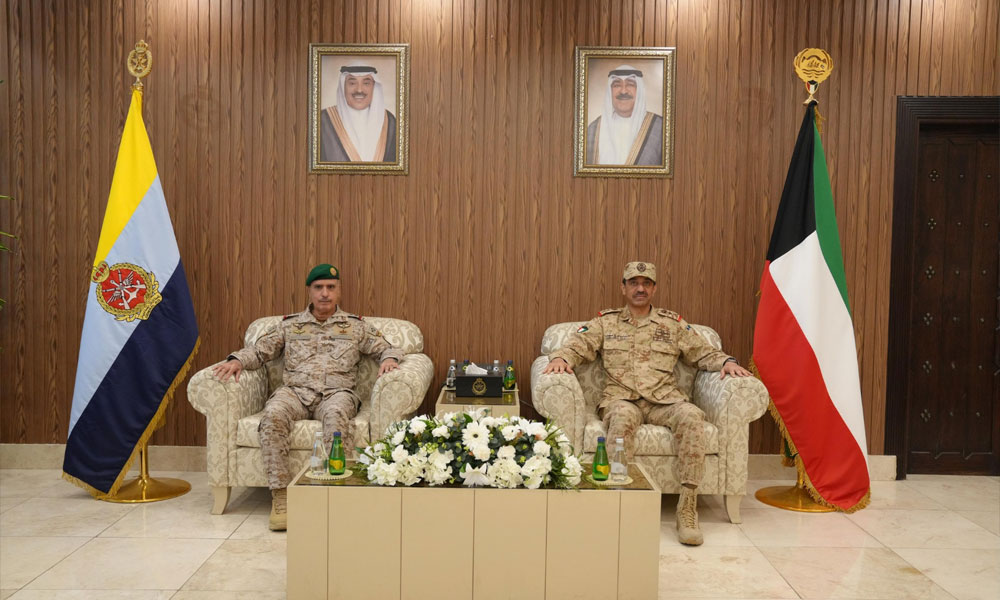 رئيس الأركان يبحث مع قائد القيادة العسكرية الخليجية الموحدة وقائد “درع الجزيرة” موضوعات مشتركة