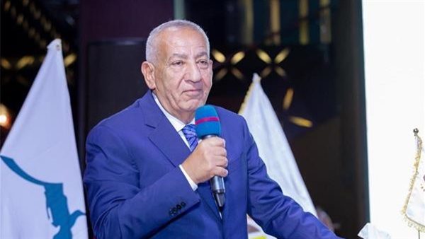أبرزها التصعيد ضد مستأجري محلات النادي، تفاصيل اجتماع المصري