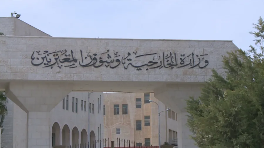 الصفدي يبحث مع نظيره السعودي جهود إنهاء التصعيد الذي تشهده المنطقة