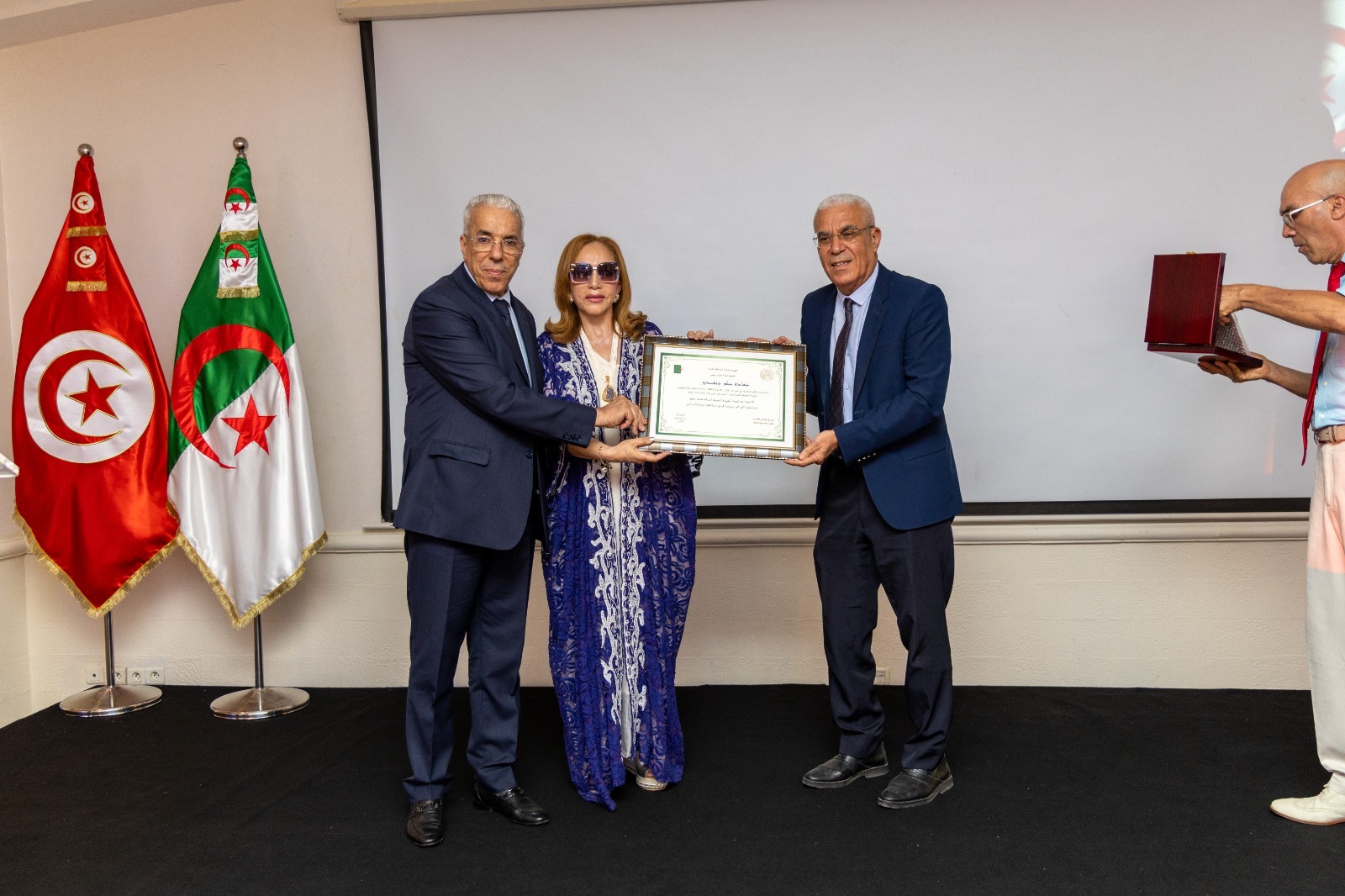 تكريم روائية العرب أحلام مستغانمي في الذكرى الـ 64 للاستقلال