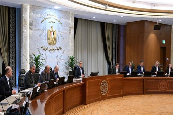 لجنة إدارة الأزمات تتابع تأثيرات الحرب على الاقتصاد العالمي والمحلي