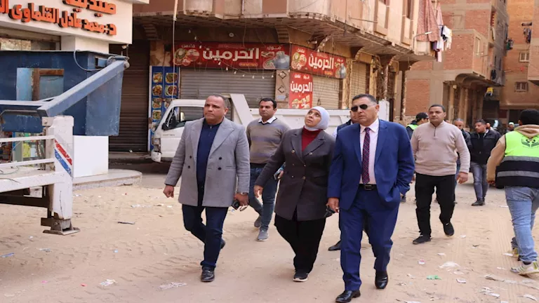 إزالة 7 طوابق مخالفة في برج سكني بالخصوص (صور)