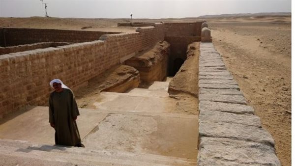 مصر بنت المستحيل قبل آلاف السنين.. توابيت سقارة الصخرية تبهر العالم