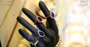 سعر الذهب اليوم فى مصر.. قرار جديد من "الضرائب" حول مصنعية المشغولات