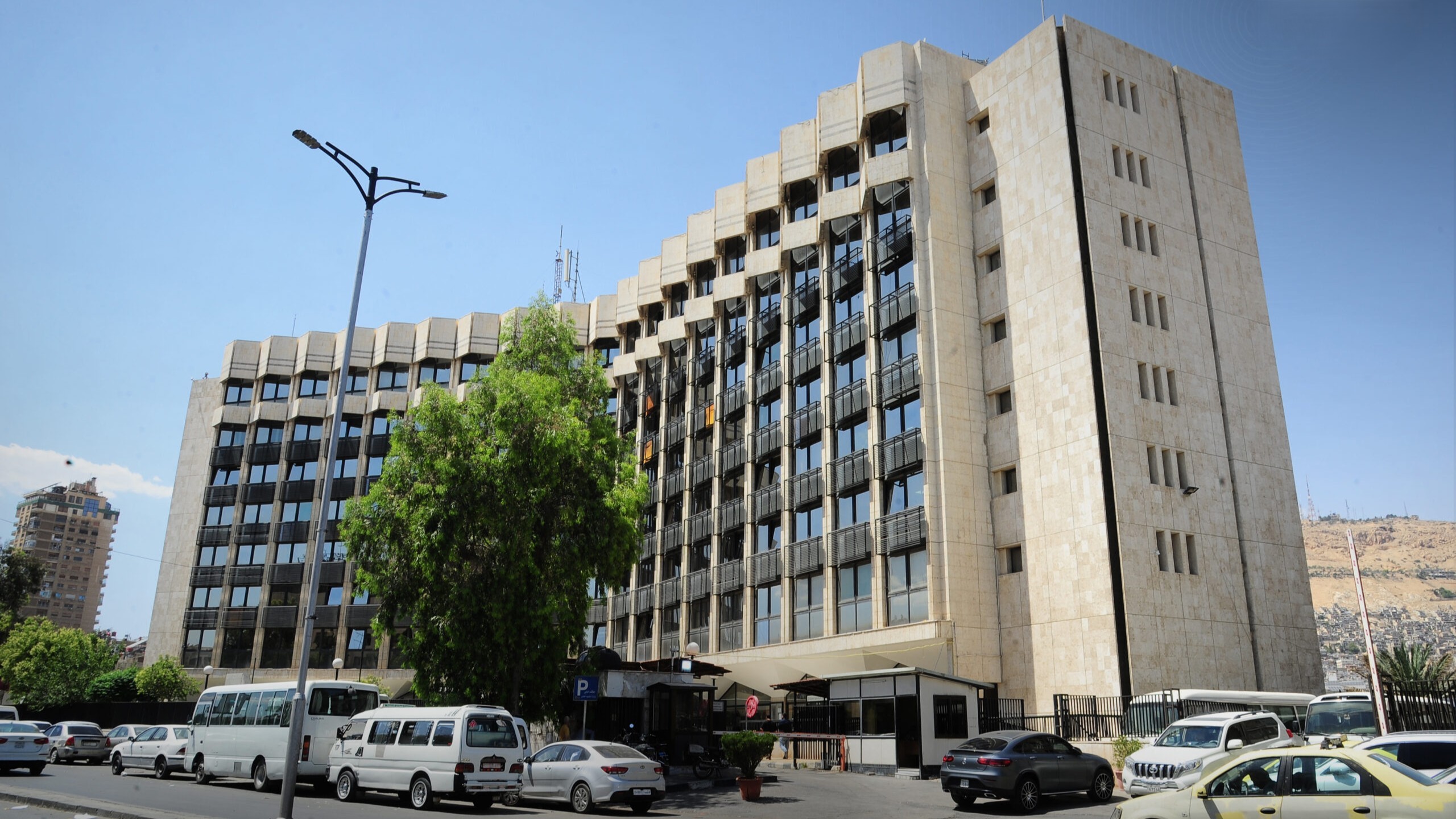 التعليم العالي: العملية التعليمية في جامعة القلمون مستمرة وحقوق الطلبة مصانة