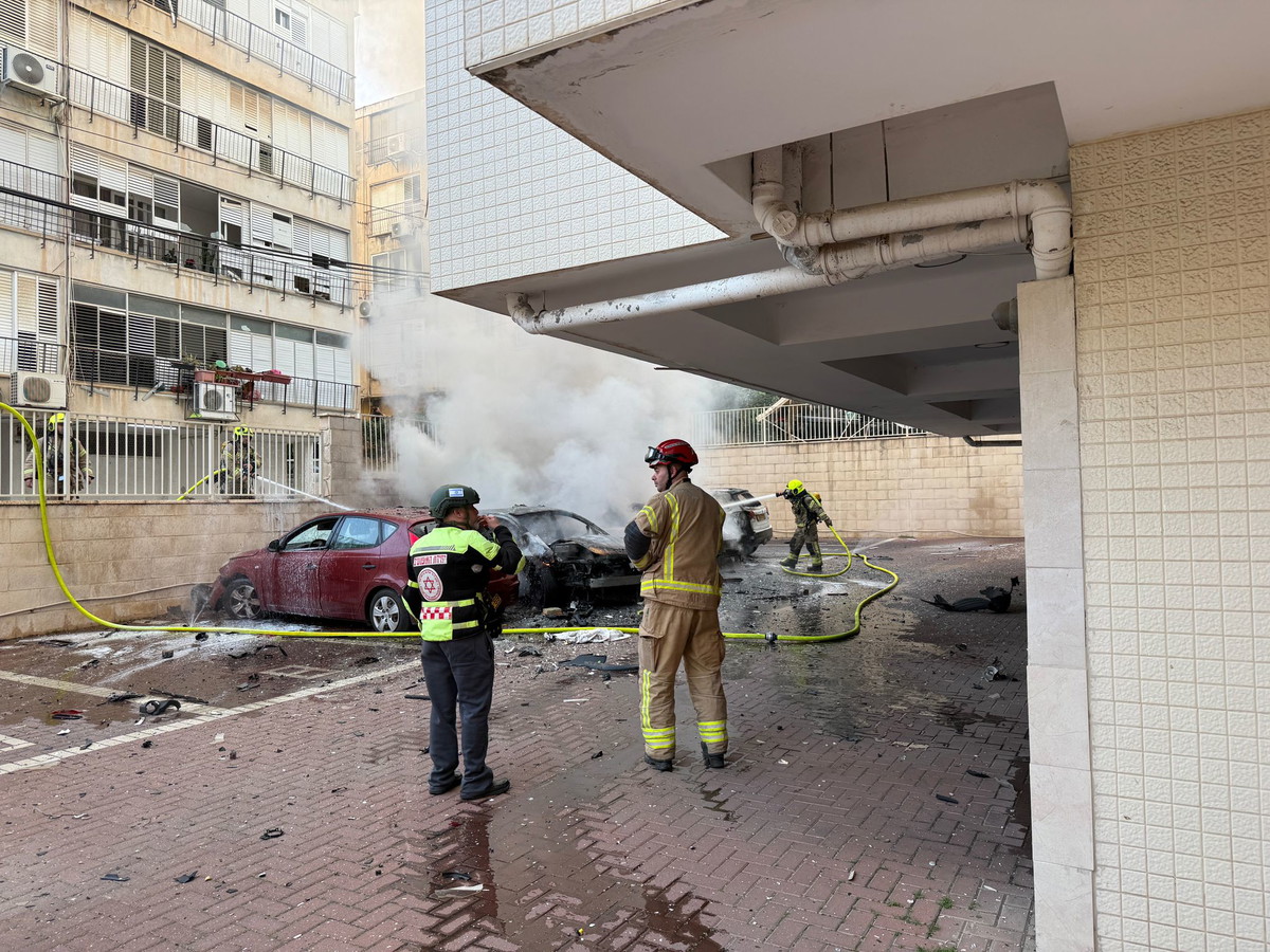 دمارٌ هائل وإصابات من جرّاء الرّشقة الصّاروخية الأخيرة التي أُطلقت من إيران باتجاه منطقتَي حيفا وتل أبيب
