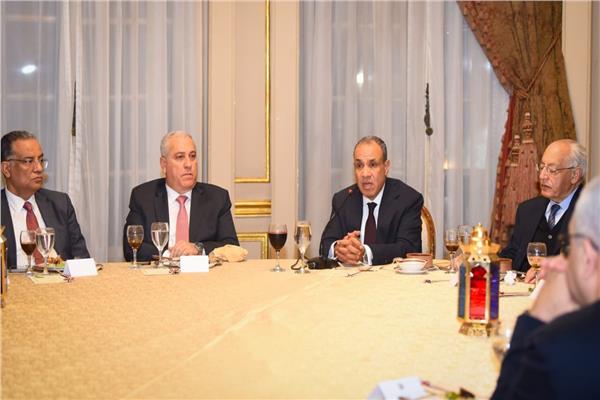 وزير الخارجية يستضيف رؤساء الهيئات والمؤسسات الإعلامية ونخبة من قادة الفكر والإعلاميين