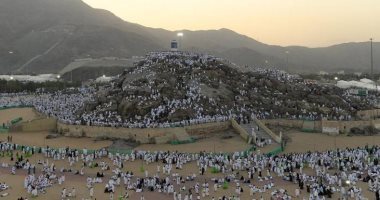 كيف كان حال النبى صلى الله عليه وسلم فى العشر الأوائل من ذى الحجة؟.. ولماذا جعلها الله أفضل أيام الدنيا للعمل الصالح؟.. والعشر الأوائل من الشهر الكريم أعظم مواسم الطاعات التى تتجلى فيها معانى الإيمان