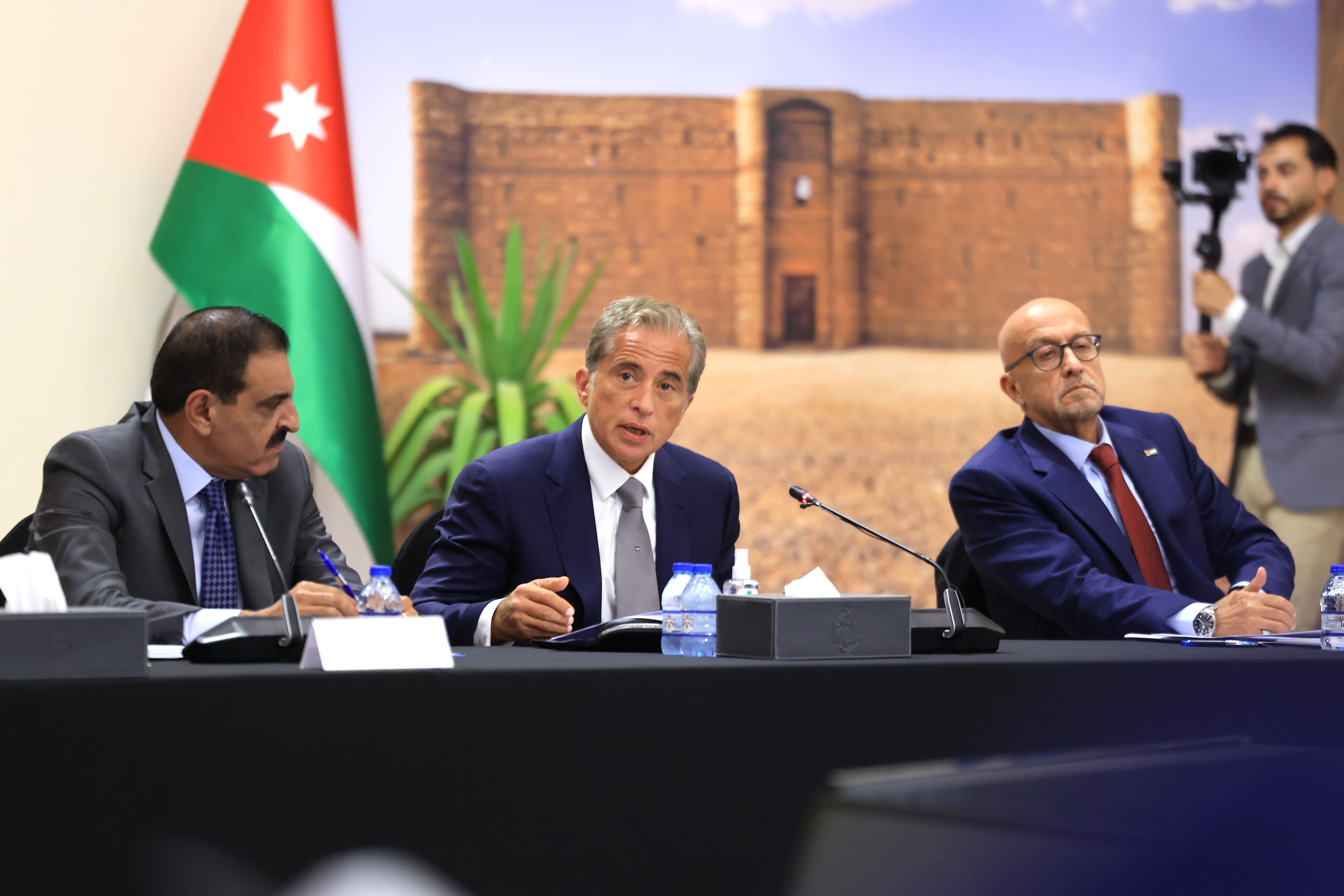 جو 24 : رئيس الوزراء: سنعدل القانون لضمان تطبيق عقوبة الاعدام على كبار تجار ومهربي المخدرات
