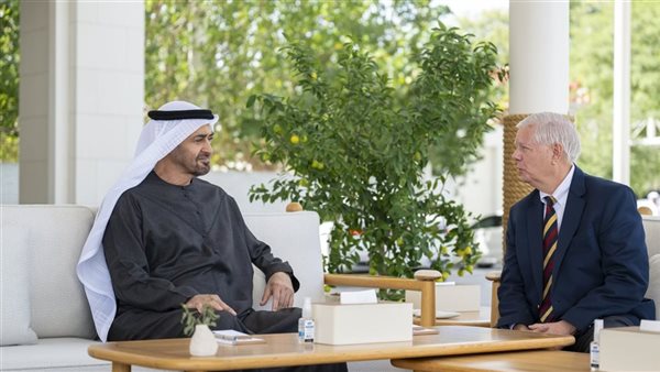 السيناتور الأمريكي ليندسي جراهام يكشف تفاصيل جديدة عن حالة محمد بن زايد الصحية