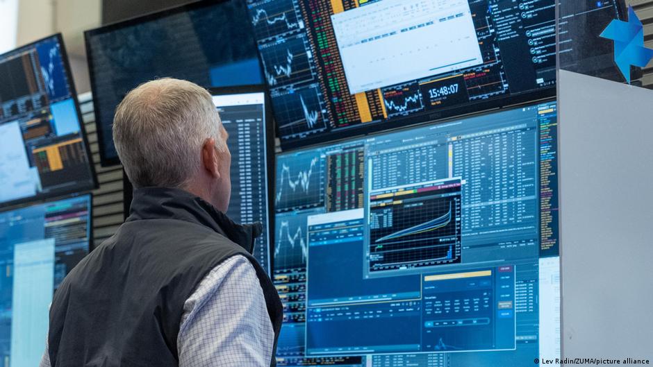 خبراء يحذرون من الإفراط في الاستثمار في الولايات المتحدة