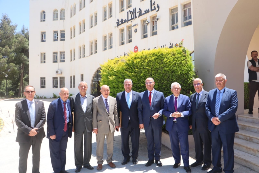 رئيس وأعضاء مجلس أمناء جامعة مؤتة يتفقدون مشاريع التطوير والتحديث ويشيدون بالإنجازات التي حققتها الجامعة