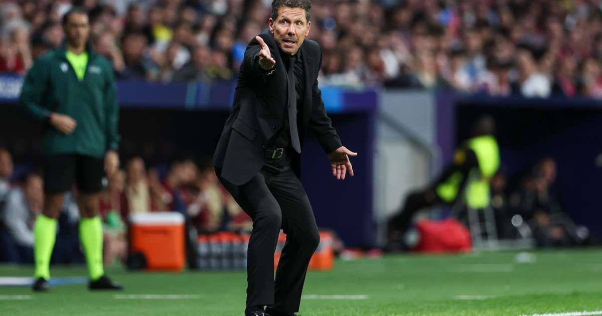 ماكمانامان عن تصرفات سيميوني في مباراة أتلتيكو مدريد وآرسنال: سلوكه مشين.. وتقنية الفار تفسد كرة القدم