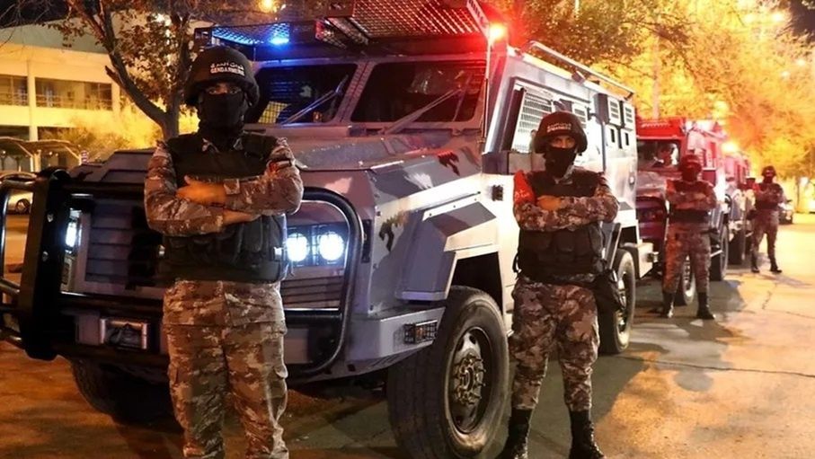 الأمن العام: شظية تسقط في الهاشمية بالزرقاء وتلحق أضرارًا محدودة بخط مياه دون إصابات