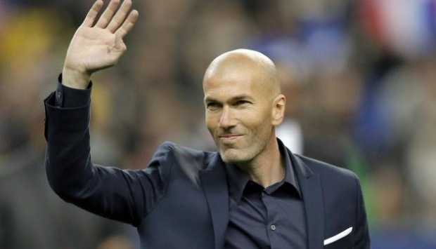 زيدان يبدأ رسميا تشكيل كتيبته لقيادة المنتخب الفرنسي خلفا لديشامب