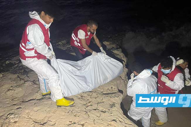 «الهلال الأحمر»: انتشال جثتين قرب شاطئ جنزور