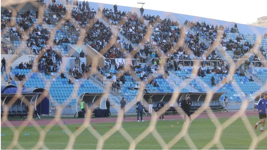 الشباك الممزقة تشعل الجدل في قمة الفيصلي والرمثا