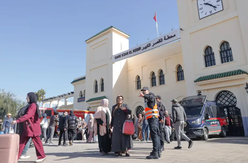 الحياة تعود إلى طبيعتها في القصر الكبير.. فتح أغلب الأحياء أمام السكان