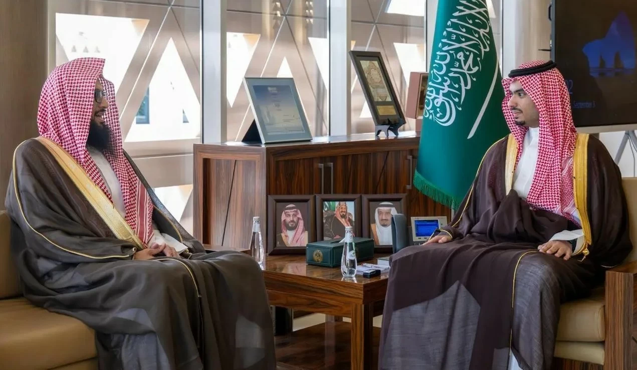 الأمير راكان بن سلمان يستقبل المدير العام لفرع هيئة الأمر بالمعروف والنهي عن المنكر بمنطقة الرياض
