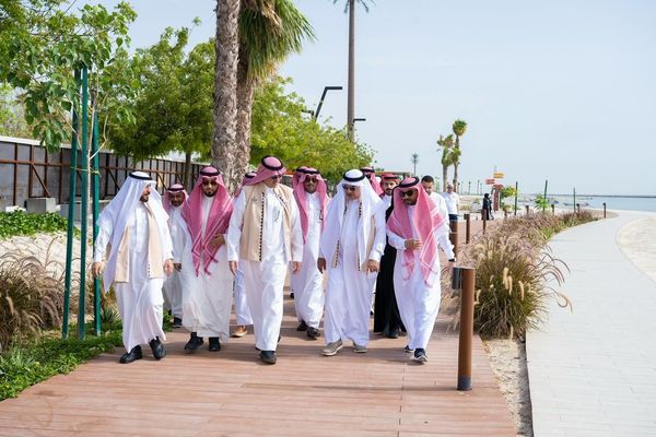 أمين الشرقية يقف على مشروع خور الدمام