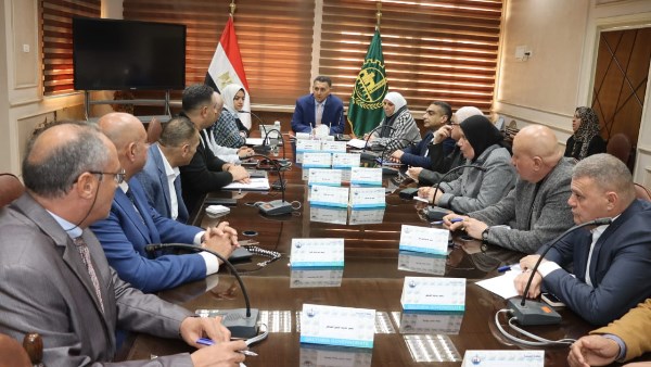 محافظ القليوبية يعقد اجتماعه الأول برؤساء المدن لمتابعة سير العمل وتطوير الخدمات المقدمة للمواطنين