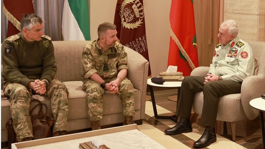 الحنيطي يستقبل المستشار الخاص لشؤون الدفاع البريطاني في الشرق الأوسط