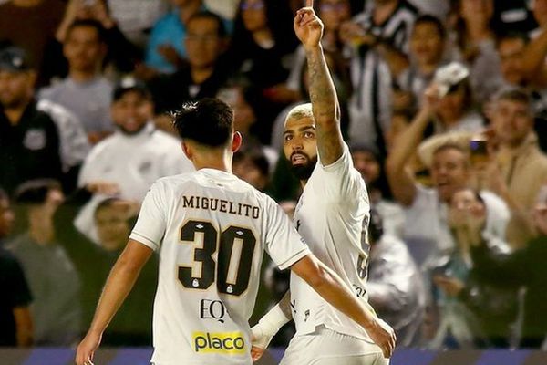 سانتوس يفوز على فيتوريا في الدوري البرازيلي لكرة القدم