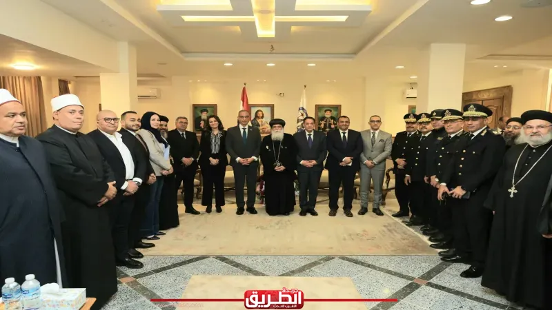 محافظ الجيزة يزور مطرانية أكتوبر وأوسيم مهنئًا بعيد القيامة المجيد