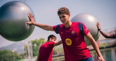 حمزة عبد الكريم يشارك فى تدريب برشلونة الأول للموسم الجديد