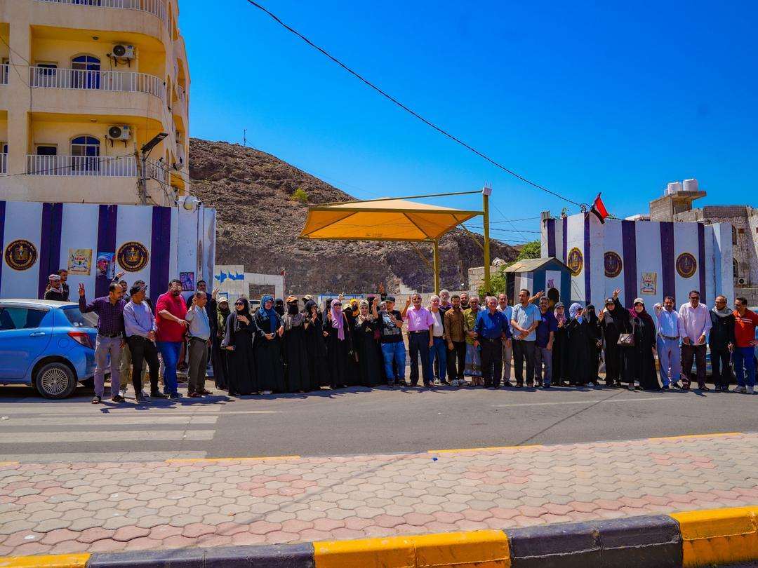 قيادة وكوادر الأمانة والجمعية تواصل اعتصامها لليوم الثالث وتؤكد الثبات ومواصلة أداء واجبها الوطني