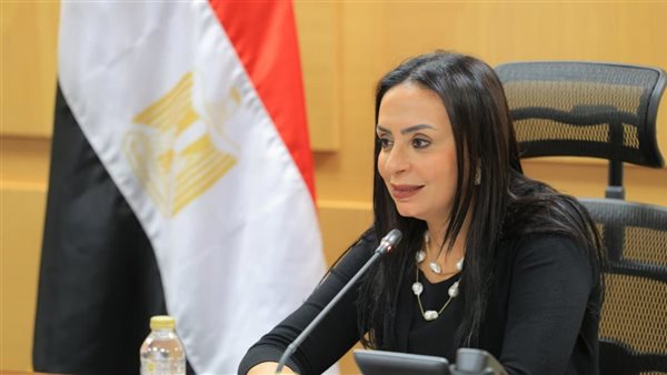 وزيرة التضامن تشهد توقيع كتاب "امرأة من صعيد مصر" للسفيرة مرفت تلاوي