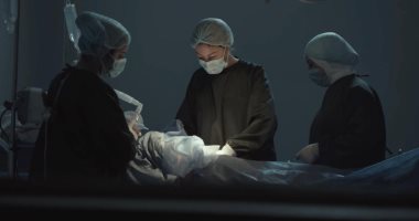 مسلسل صحاب الأرض الحلقة 3.. منة شلبي تبدأ العمليات وإيناس الفلال تبحث عن حل