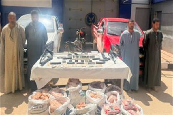 مشهد أكشن.. مصرع زعيم عصابة وضبط 4 عناصر شديدة الخطورة بقنا