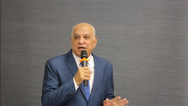 رئيس تجارية الإسماعيلية يشيد بتعاون أصحاب المخابز في تشغيل المجمع