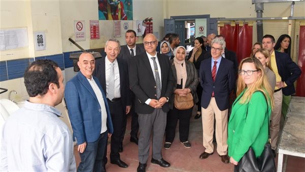 محافظ الإسكندرية يزور مركز التدريب والتشغيل المهني ببشاير الخير