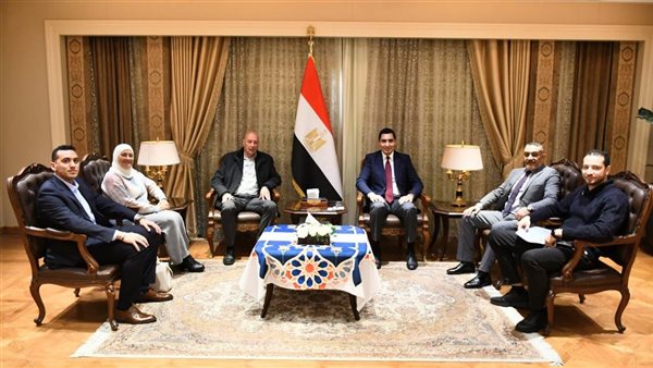 وزير الشباب والرياضة يلتقي مجلس إدارة اتحاد الخماسي الحديث لبحث خطط الإعداد