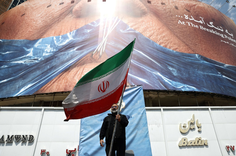 نيويورك تايمز: لتأمين مضيق هرمز.. ترامب ترامب عن كل القضايا المهمة في حربه الاختيارية ضد إيران وأجّلها لما بعد