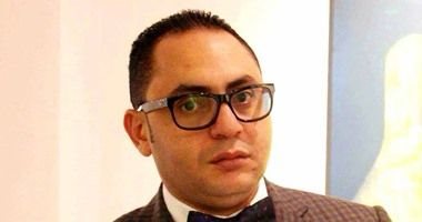 محمد طلعت: الفن الحقيقى يجب أن يعيش فى الشارع لا داخل القاعات المغلقة
