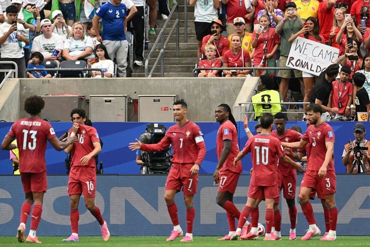 البرتغال تسحق أوزبكستان 5-0 وثنائية لرونالدو