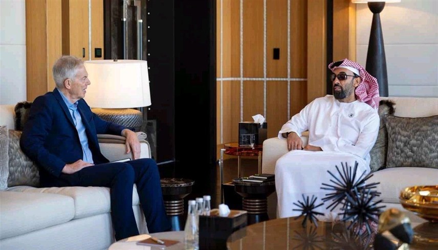 طحنون بن زايد وتوني بلير يبحثان تطورات التكنولوجيا المتقدمة والذكاء الاصطناعي